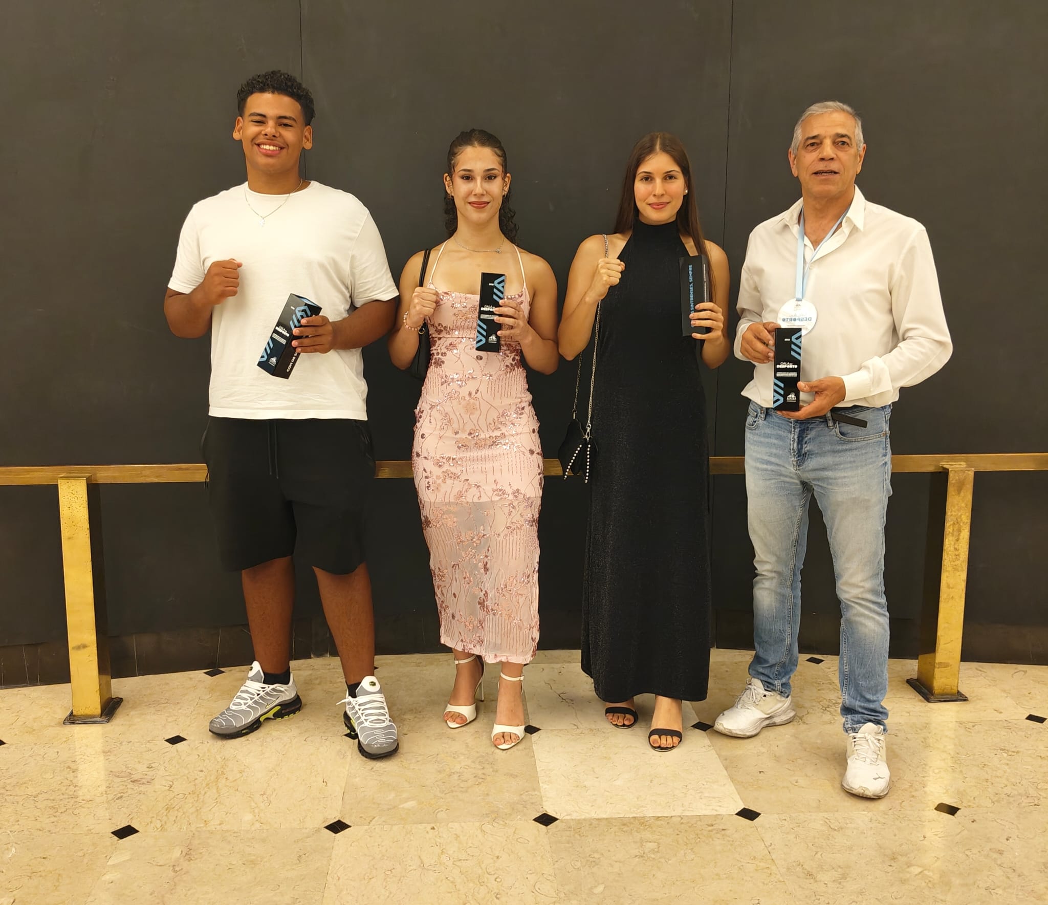 Atletas e treinador do Real SC homenageados na Gala dos Campeões da Câmara Municipal de Sintra